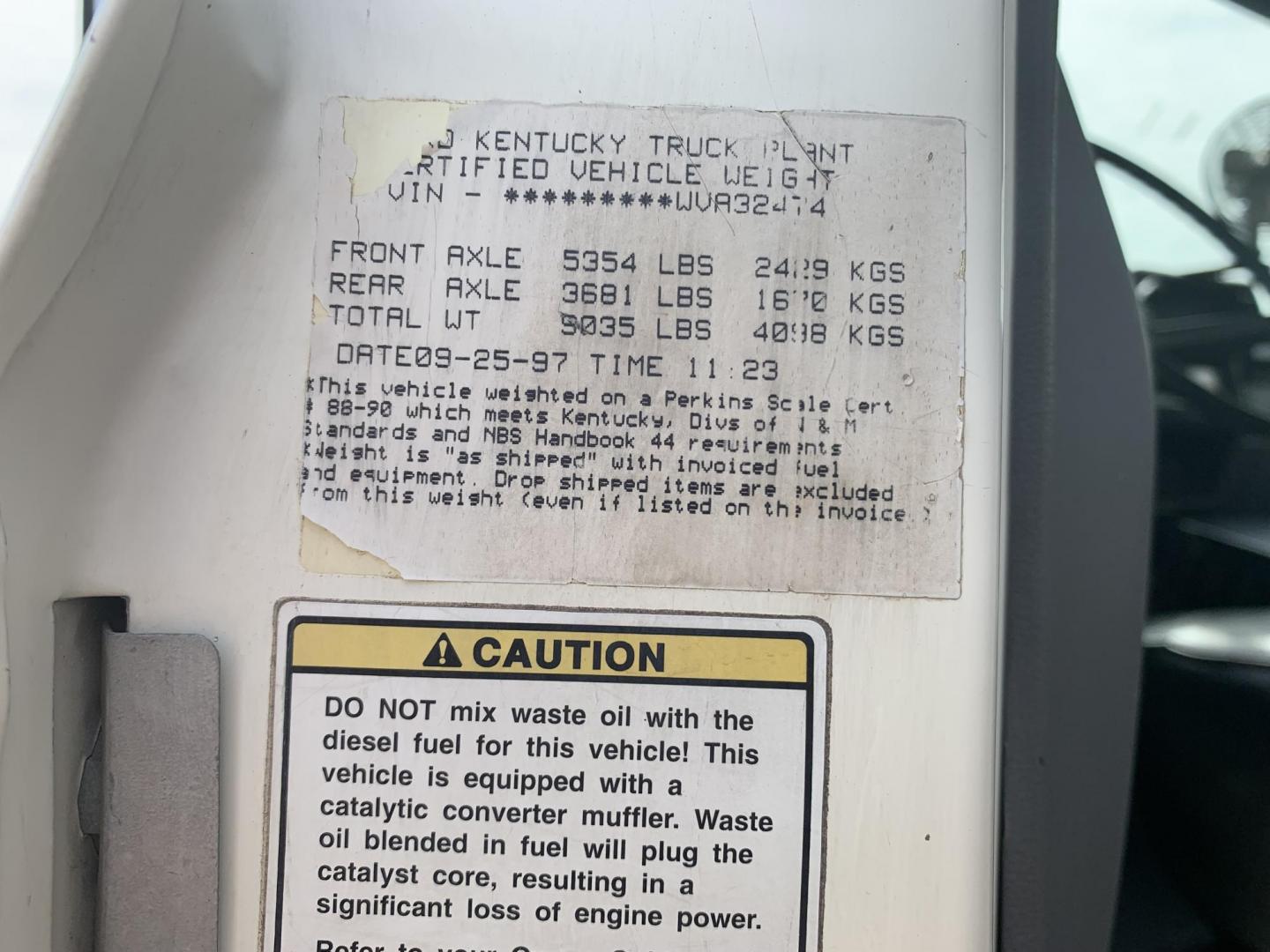 1998 WHITE/BLACK /BLACK Ford DUMP TRUCK (1FDXF80C9WV) , AUTO transmission, located at 17760 Hwy 62, Morris, OK, 74445, (918) 733-4887, 35.609104, -95.877060 - 1998 FORD F800 DUMP TRUCK CUMMINGS IN LINE 6 CYL, FACTORY EQUIPPED DEDICATED CNG, COMPRESSED NATURAL GAS ONLY! IT DOES NOT RUN ON GASOLINE OR DIESEL. FEATURES POWER STEERING, AIR BRAKES, GVWR IS 30,000, BED IS 18 FEET LONG, 8 FEET WIDE, 4 FEET SIDES, ALL STEEL WITH NO DAMAGE OR RUST, APPROX 50 GALL - Photo#22